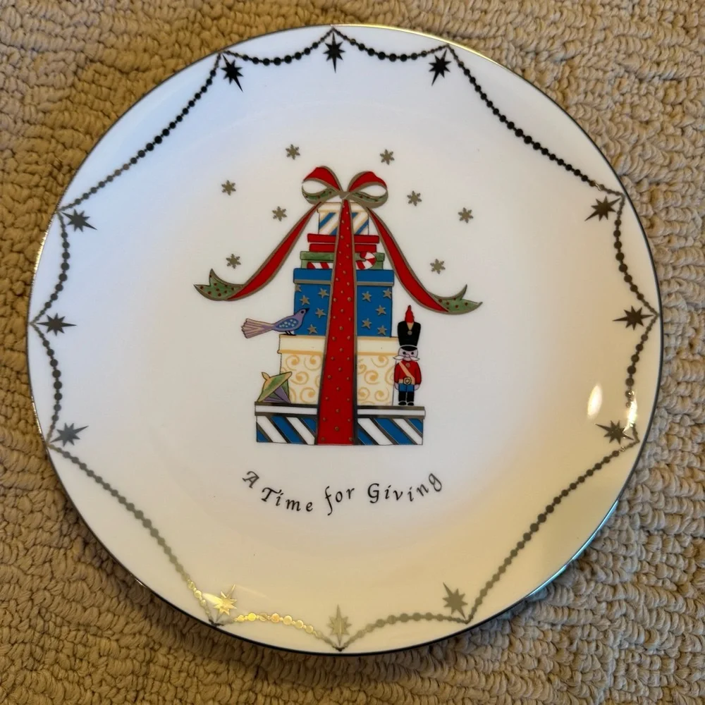 🎄🎅 NWT - Lenox Merry and Bright set of 4 Christmas dessert plates